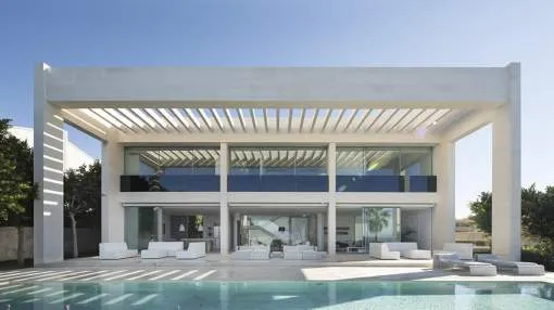 Spectacular seafront villa with rental license in Son Verí Nou for sale Spectacular seafront villa with rental license in Son Verí Nou for sale